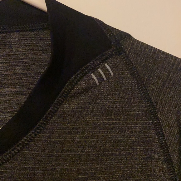 Lululemon t-shirt - Picture 4 of 7